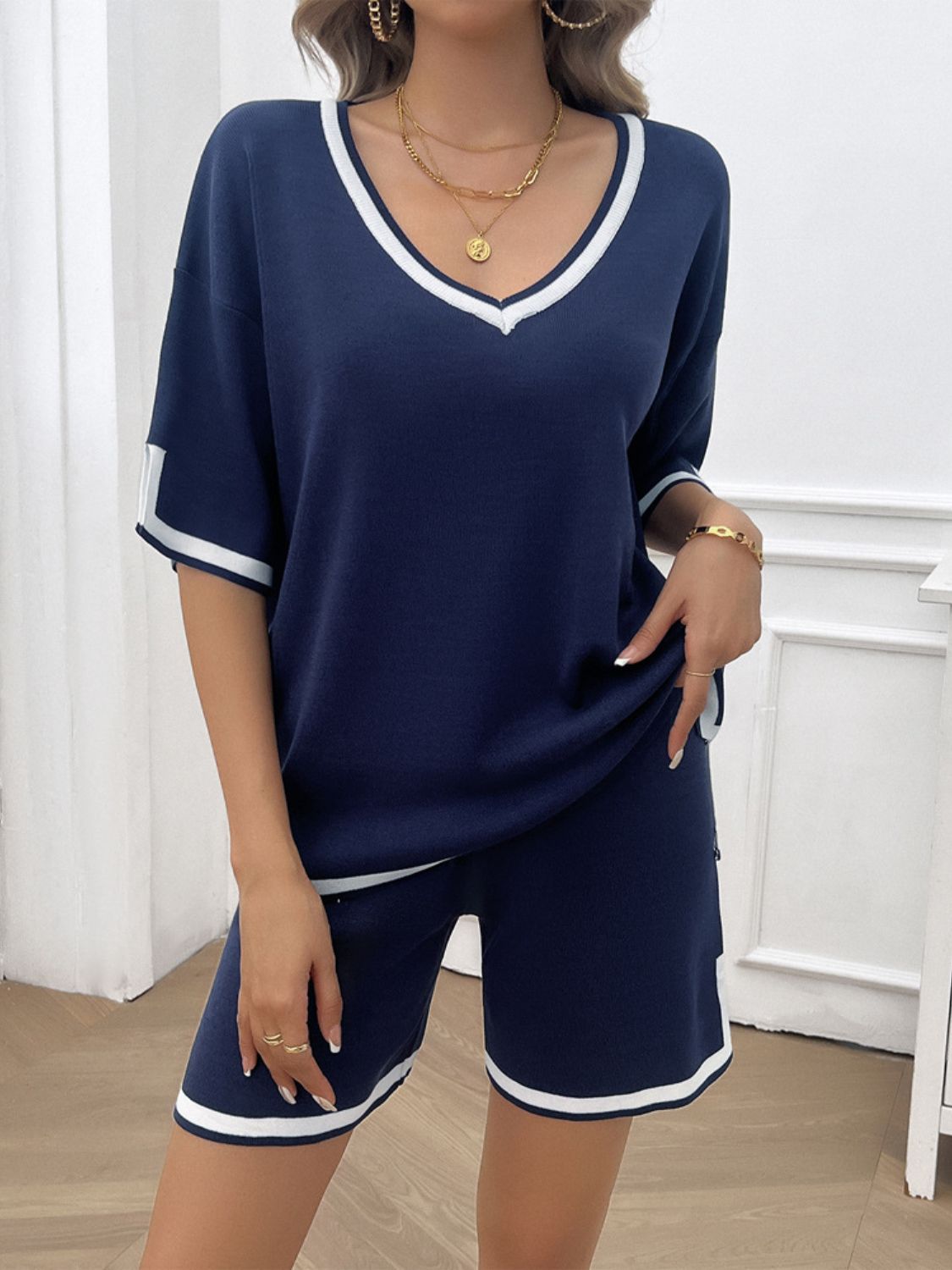 Devine Contrast Trim V-Neck Top and Shorts Set | Maekery Studio