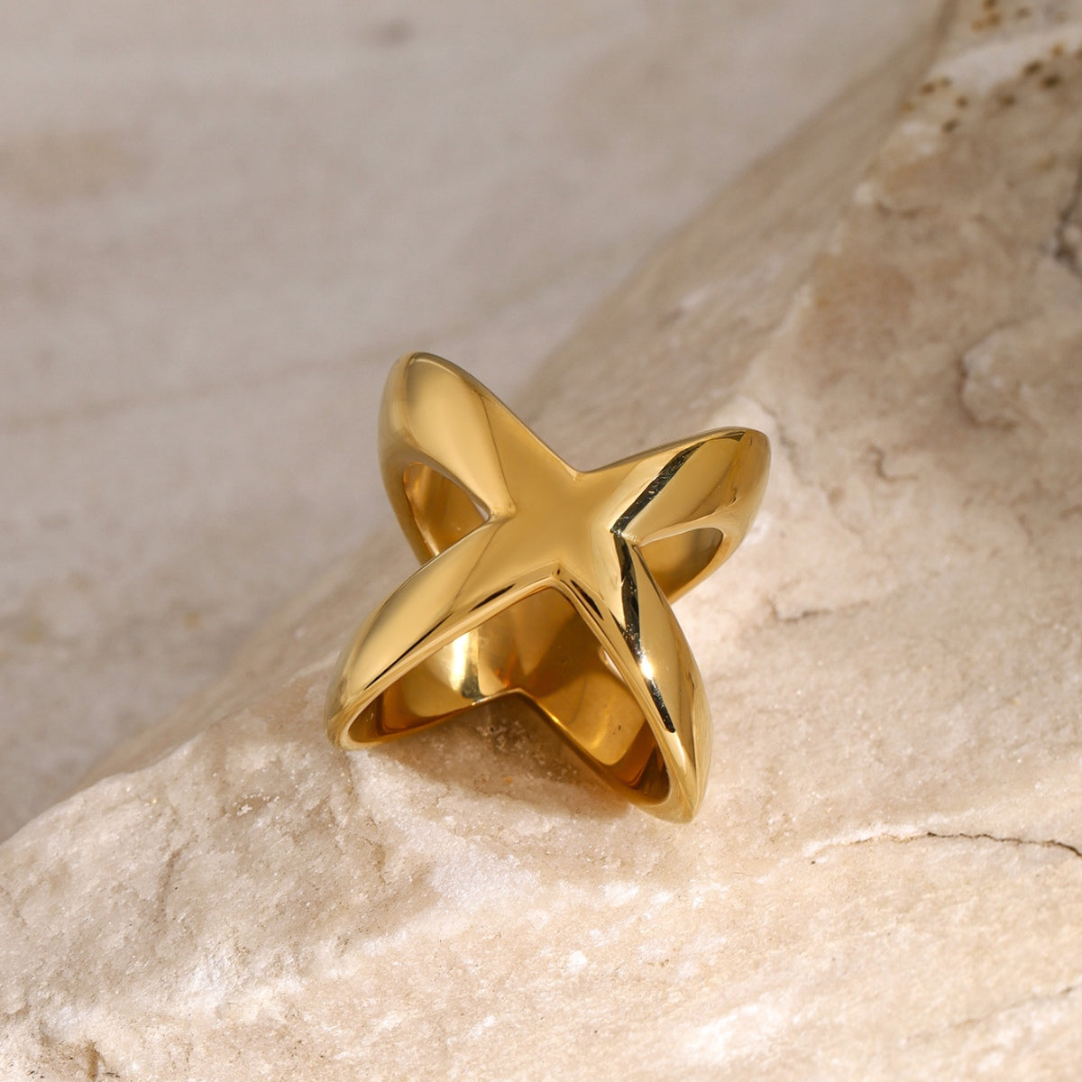 18K Gold-Plated Crisscross Ring | Maekery Studio