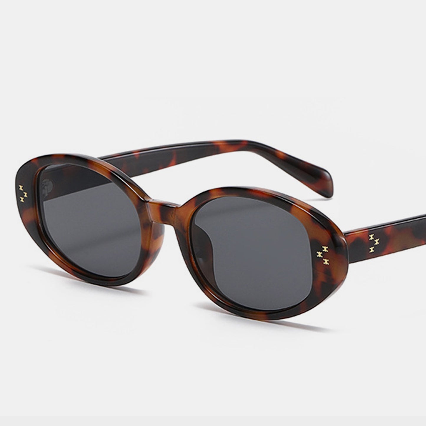 Polycarbonate Frame Oval Sunglasses | Maekery Studio